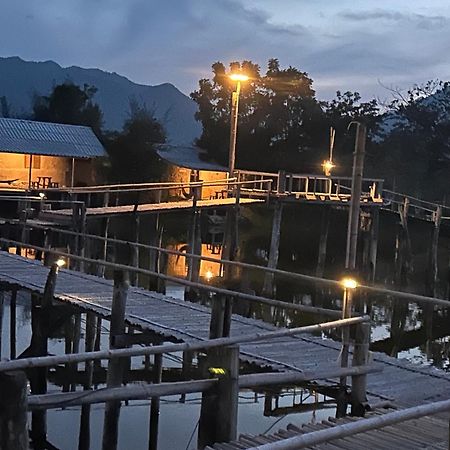 Hotel Numpu Baandin Sam Roi Yot Exterior foto