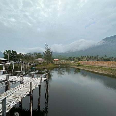 Hotel Numpu Baandin Sam Roi Yot Exterior foto