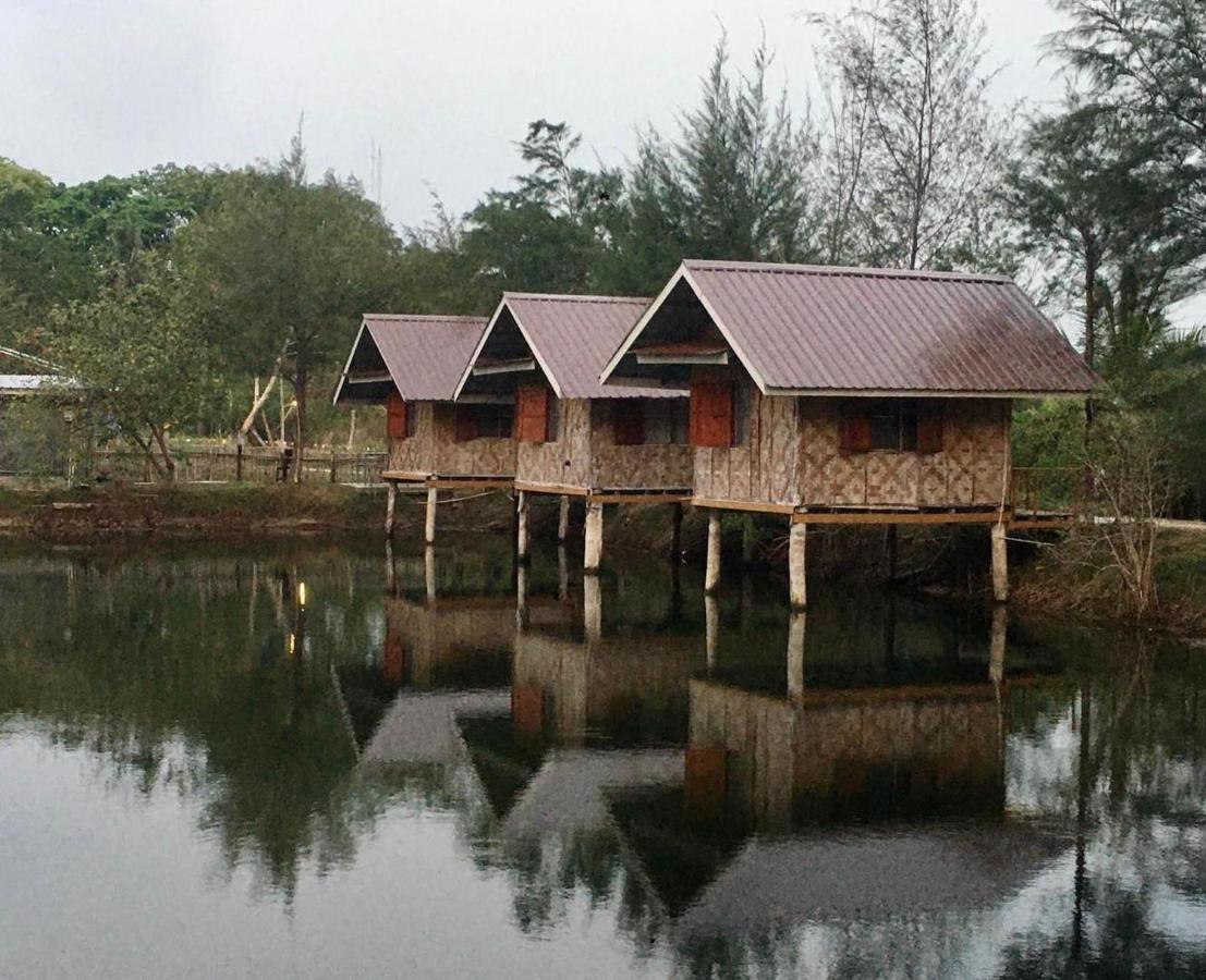 Hotel Numpu Baandin Sam Roi Yot Exterior foto