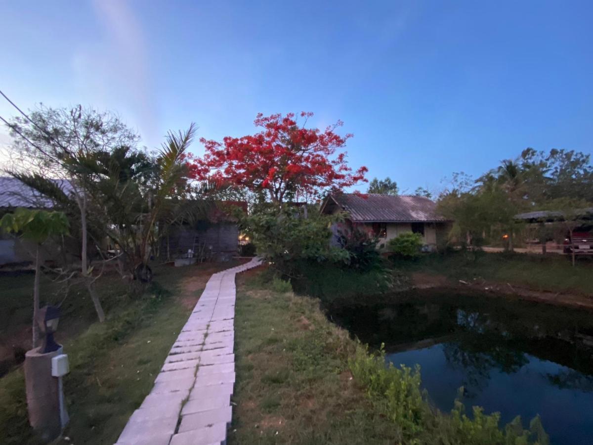 Hotel Numpu Baandin Sam Roi Yot Exterior foto