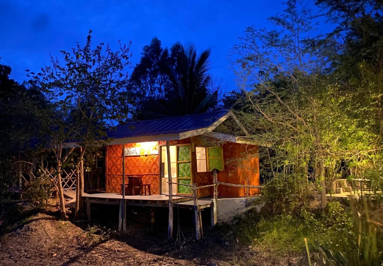 Hotel Numpu Baandin Sam Roi Yot Exterior foto