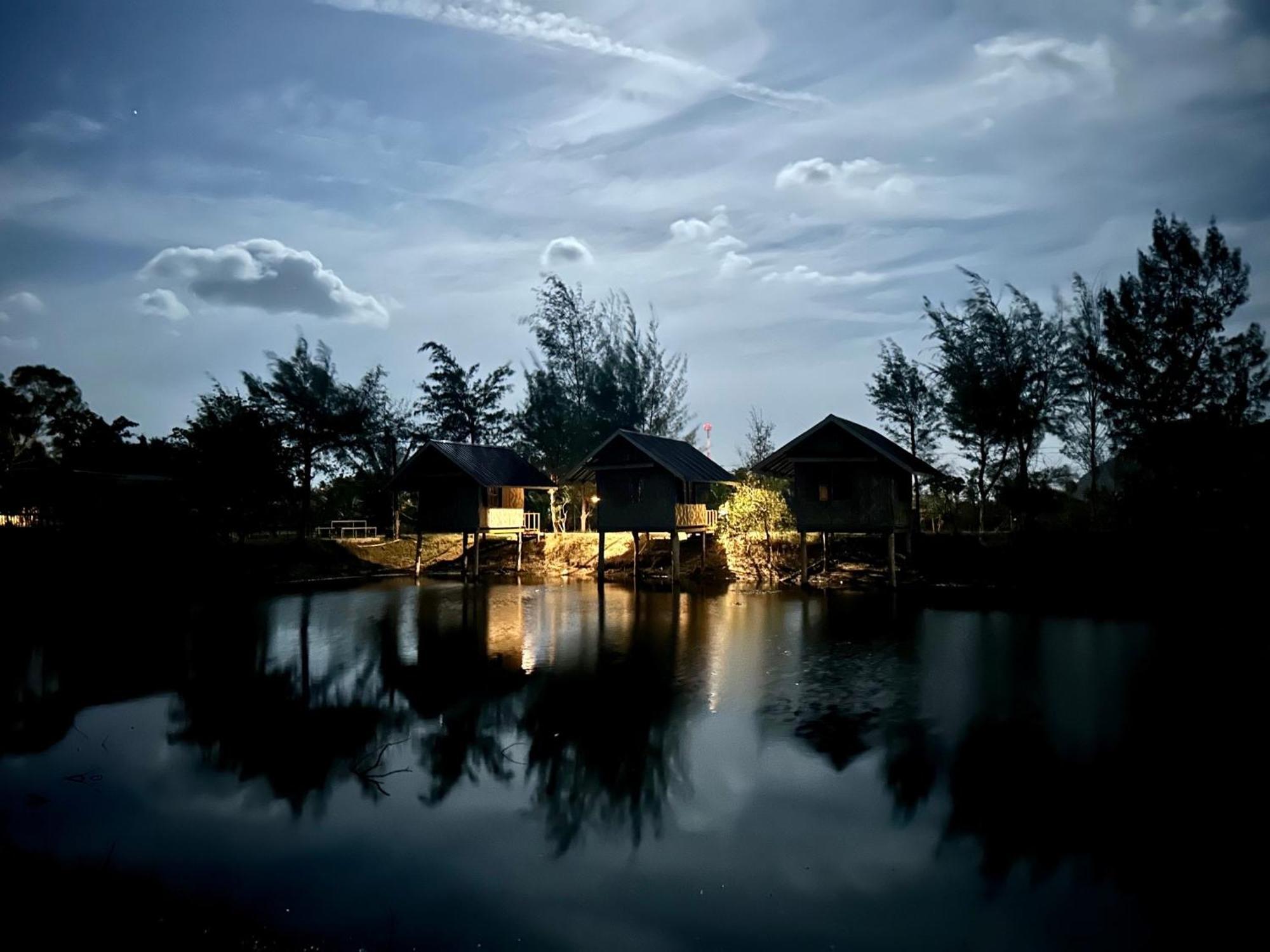 Hotel Numpu Baandin Sam Roi Yot Exterior foto