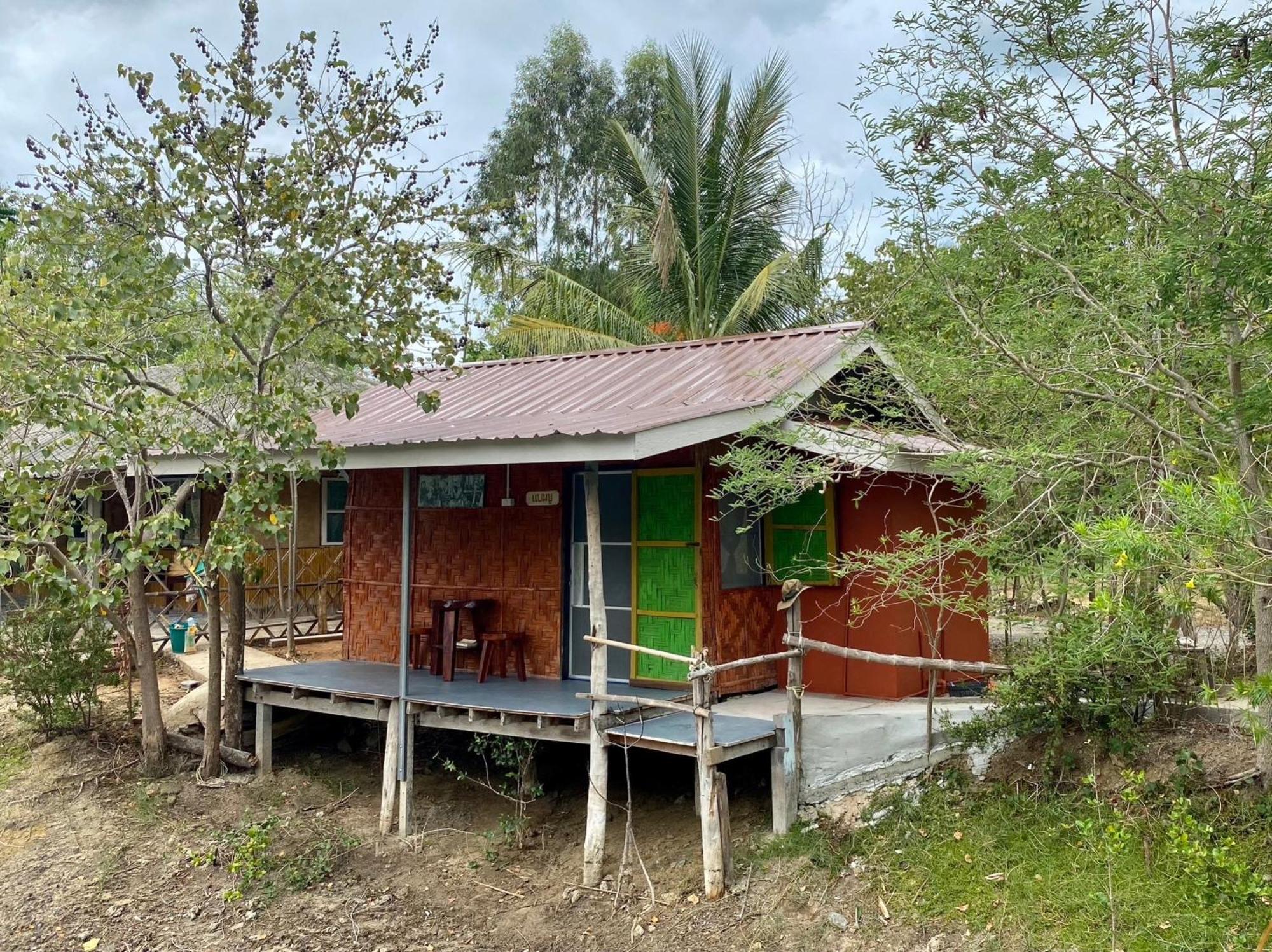 Hotel Numpu Baandin Sam Roi Yot Exterior foto